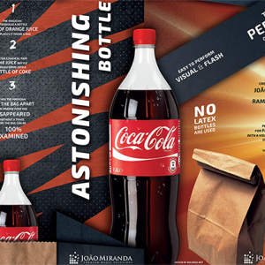 Astonishing Bottle par Joao Miranda