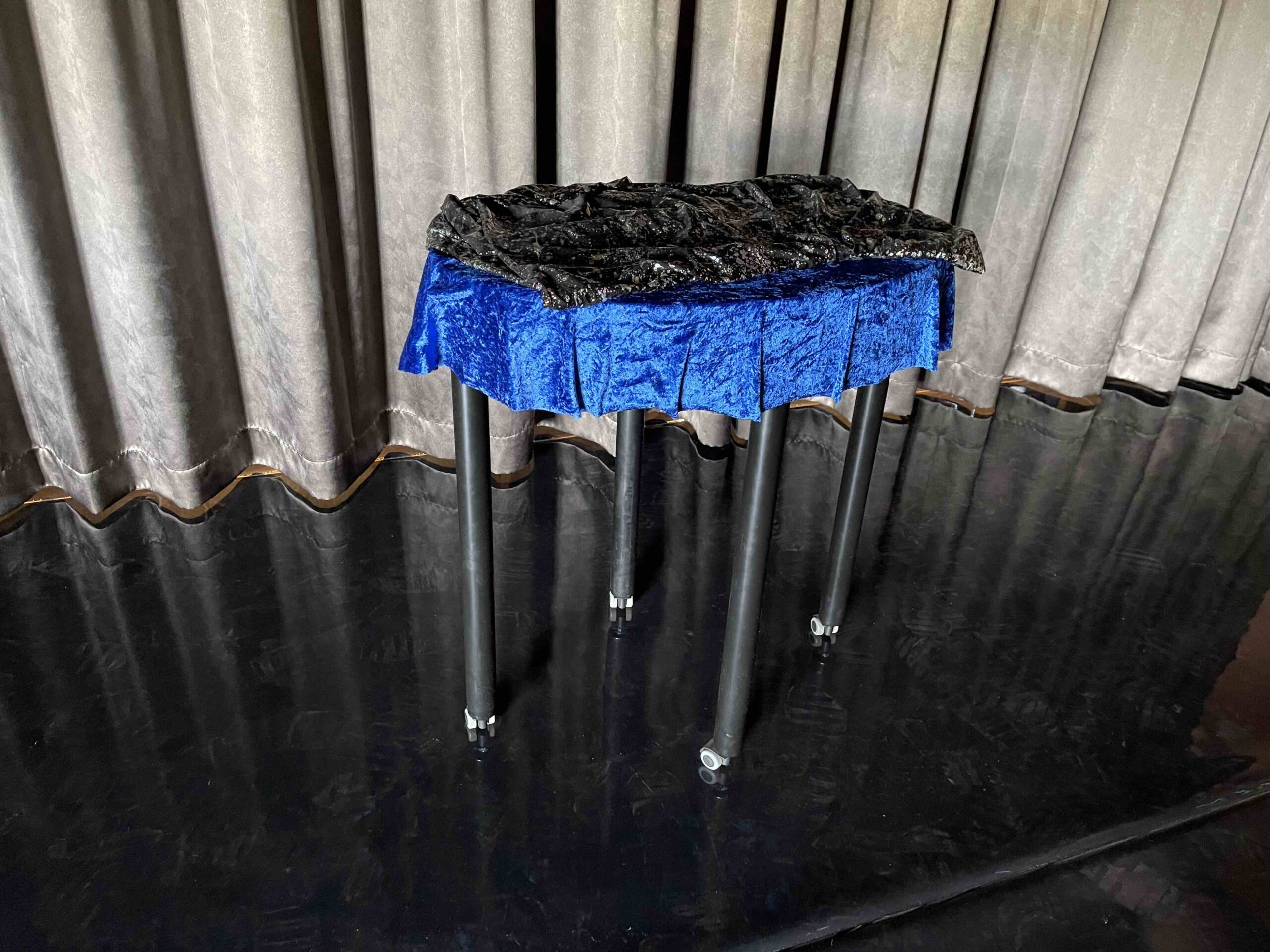 Bar Table Levitation (model oval)by Select Magic - Image 3