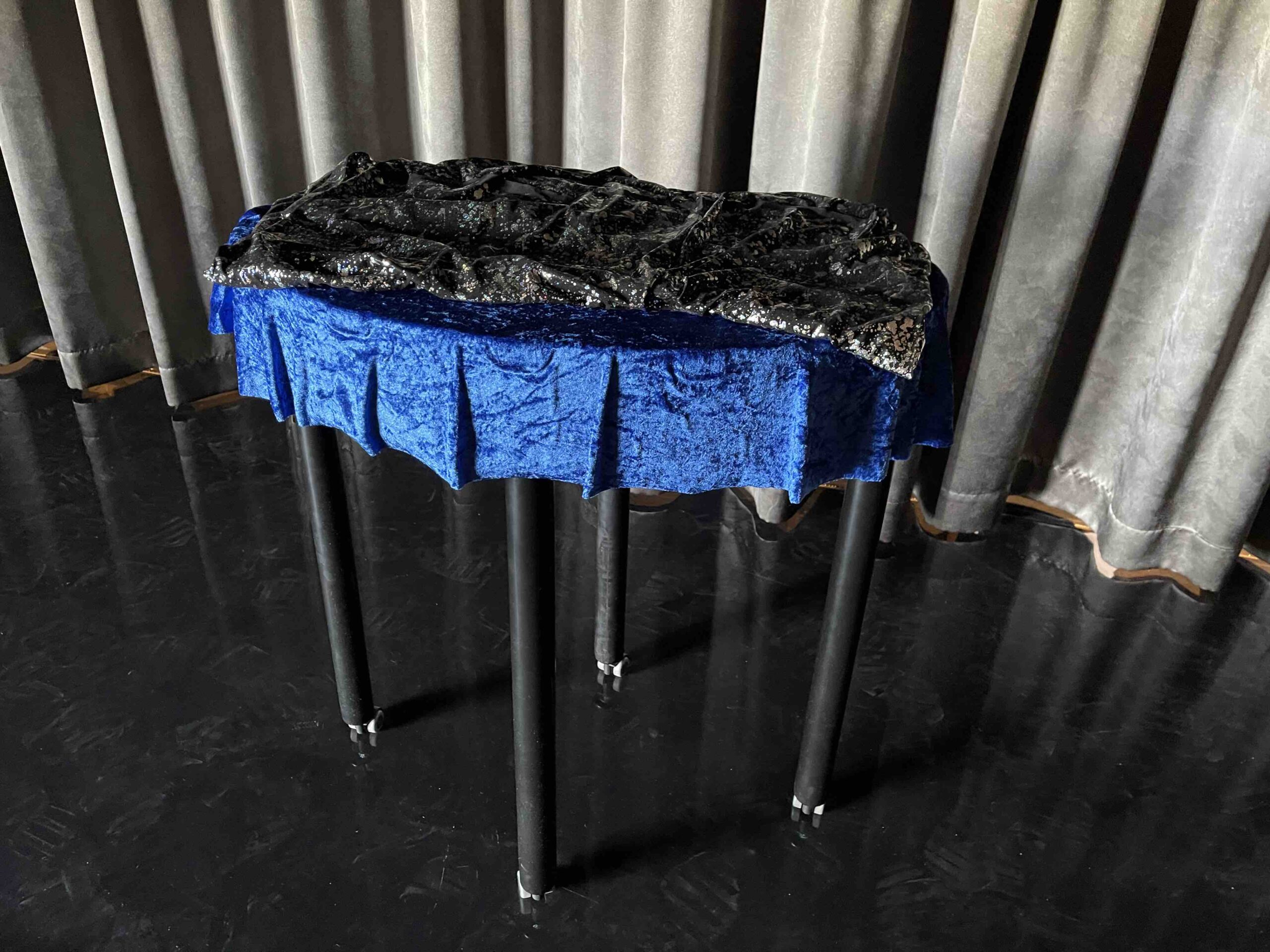 Bar Table Levitation (model oval)by Select Magic - Image 2