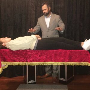 In Mid Air Suspension (version simplifiée) par Cliff Wiggs - Proline Magic